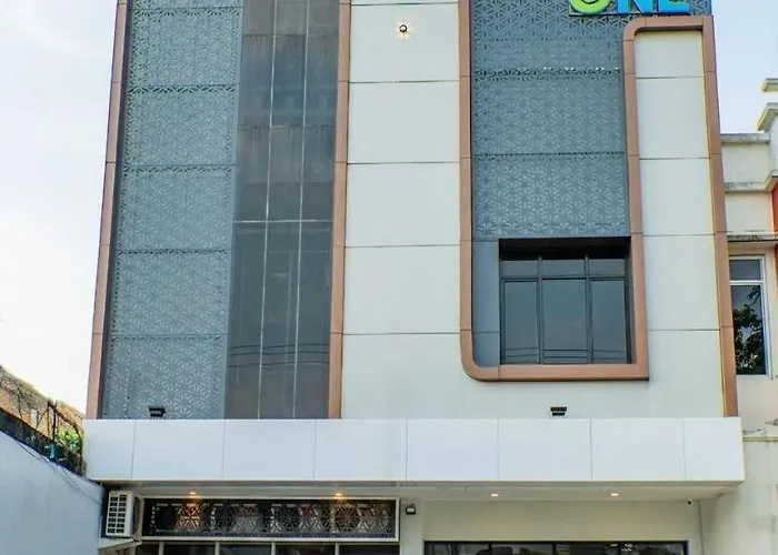 Front One Budget Hotel Tirtonadi Solo